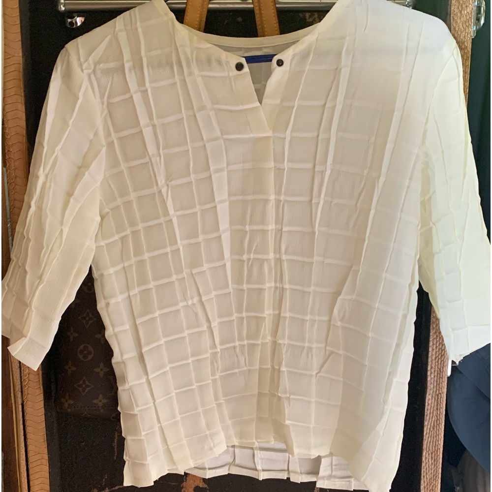 Babette SF Crinkle Top XS. A now defunct upscale women’s clothing co. Excellent